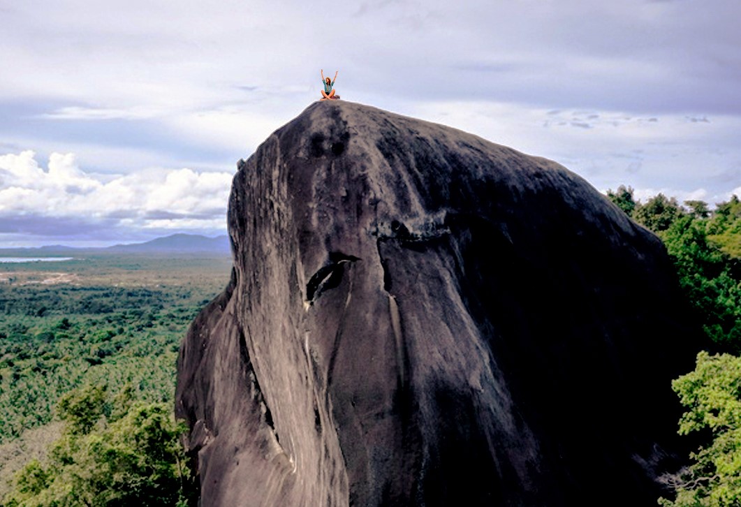 Batu Baginda Tempat Healing Viral di Belitung